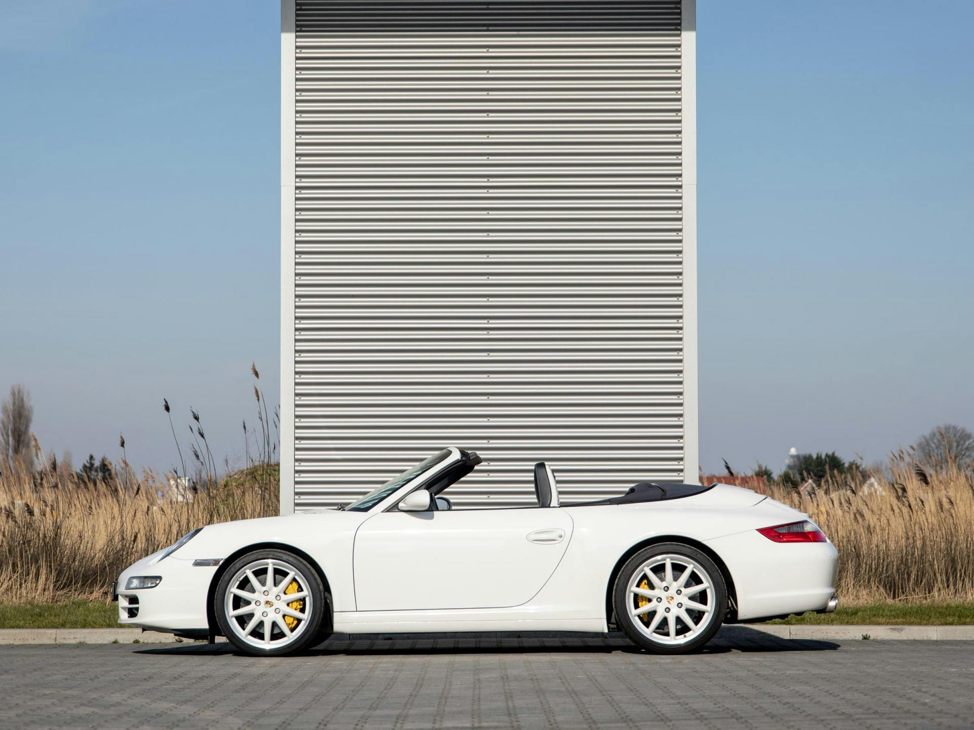 Porsche 911 Cabrio 3.8 Carrera 4S | Keramisch remsysteem | X51 | Sport-Chrono | Sport Uitlaat |